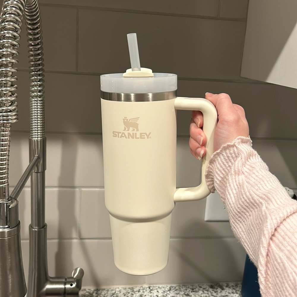 30 Oz Stanley — Cream — Brand new